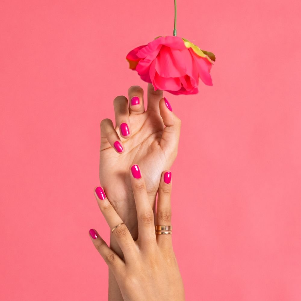 mains framboise vernis odass