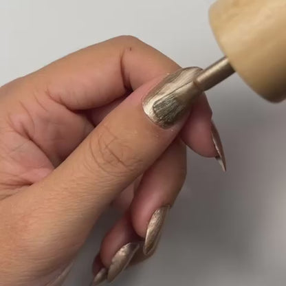 Le vernis semi-permanent - Feuille d'Or