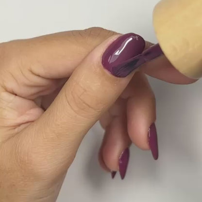 Le vernis semi-permanent Raisin